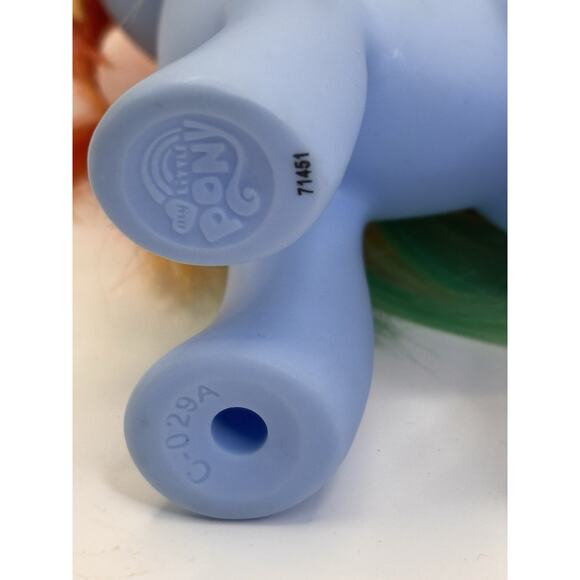 My Little Pony Rainbow Dash Figure – Blue Pegasus w/ Rainbow Hair (G4) - Picture 4 of 5